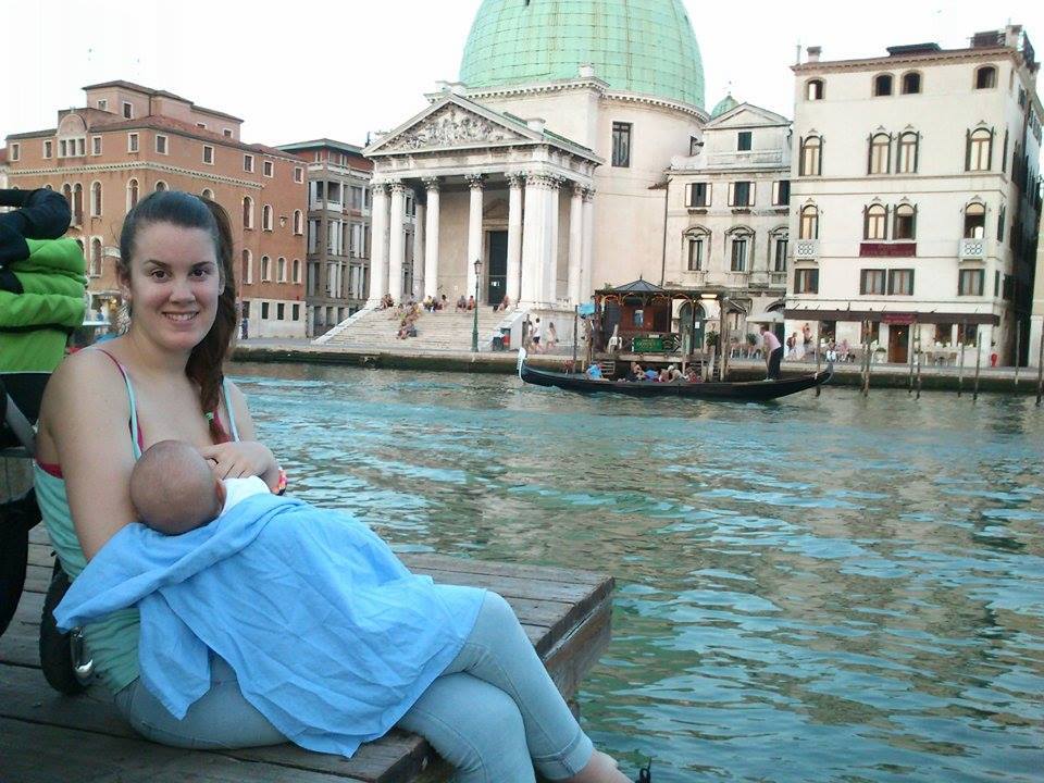 majka doji u javnosti Venecija